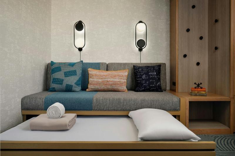 Junior Queen Suite with Sofa Bed image 3