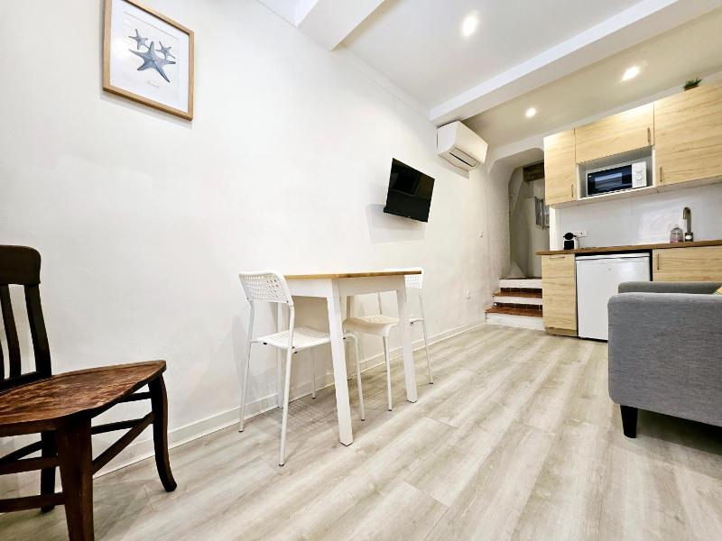 Les Haciendas - 5 logements dans le Viel Antibes - image 16