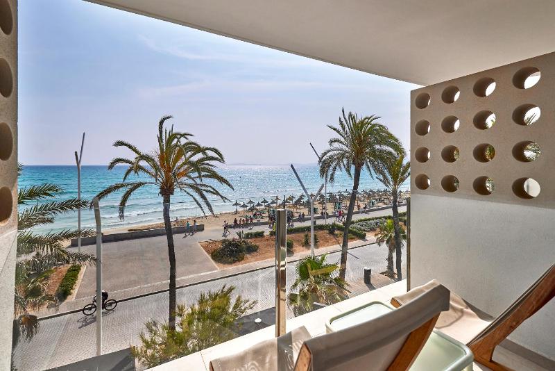 Junior Suite Front Sea View image 4