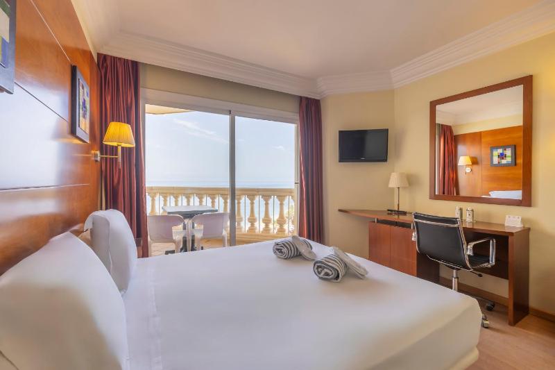 Double or Twin Room with Sea View image 1
