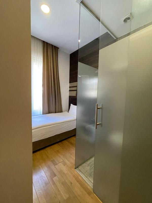 Budget Single Room image 3
