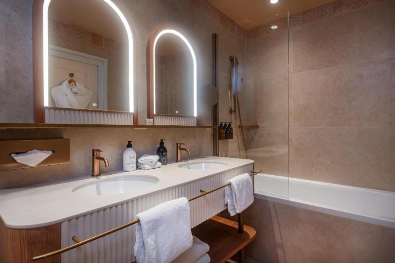 Classic Double or Twin Room image 2