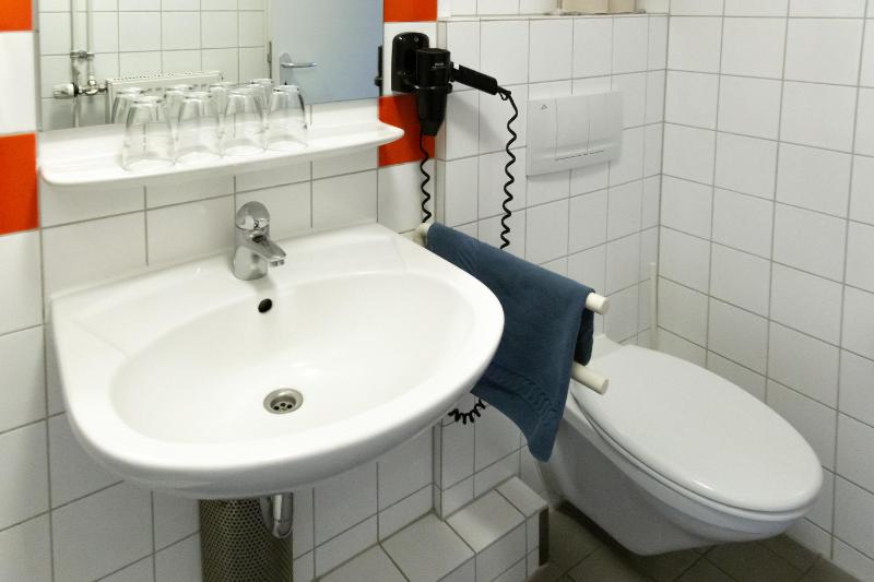 Quadruple Room with Bathroom image 3