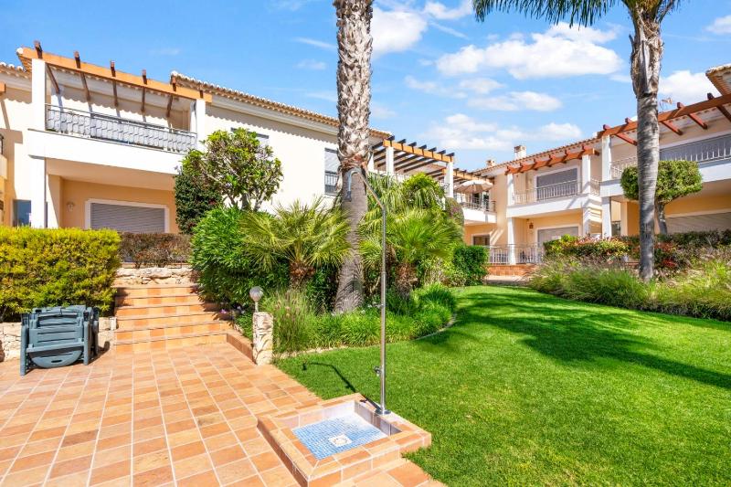 Coastal Terrace Apartment - image 12