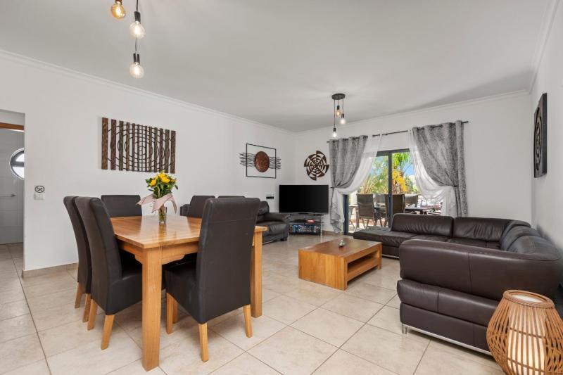 Coastal Terrace Apartment - image 9
