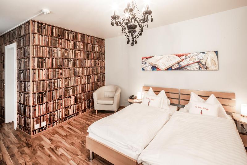 Double Room image 3
