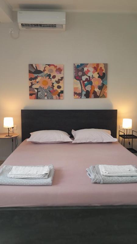 One-Bedroom Apartment image 4