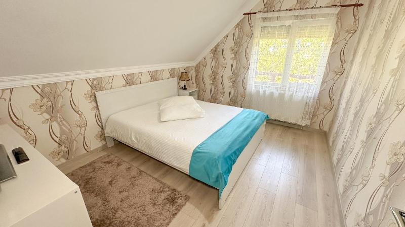 One-Bedroom Suite image 1