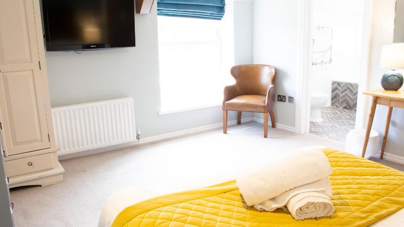Double Room image 2