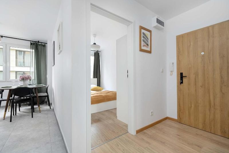Large Apartment in Wrocław Center on the Market with 3 Bedrooms and Balcony by Noclegi Renters - image 11