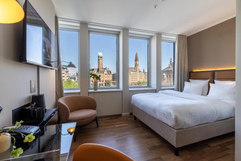 Executive Double or Twin Room with Lounge Access image 1