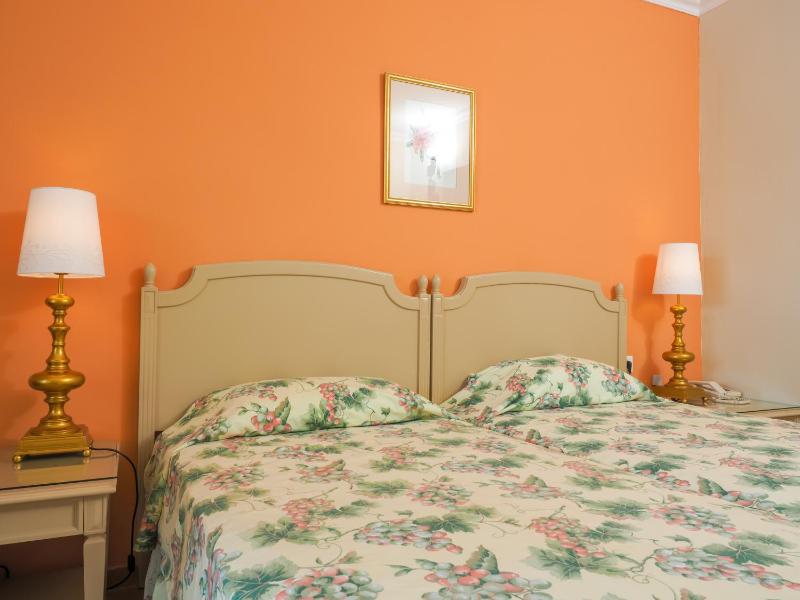 Twin Room with Inland View image 2