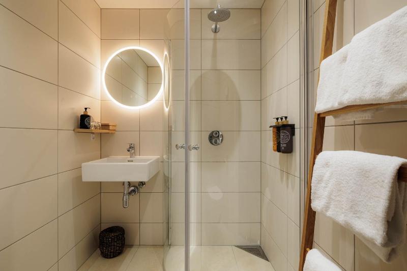 Twin Room image 1
