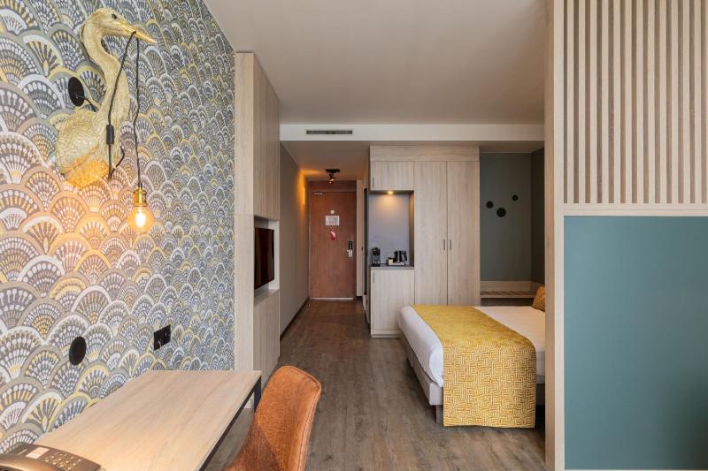 Deluxe Junior Suite image 4