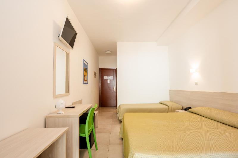 Triple Room image 3