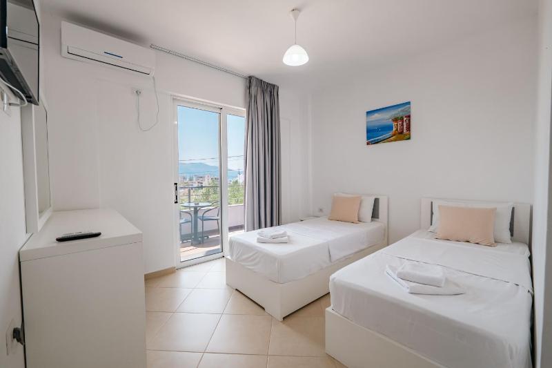 Sunshine Hotel - image 8