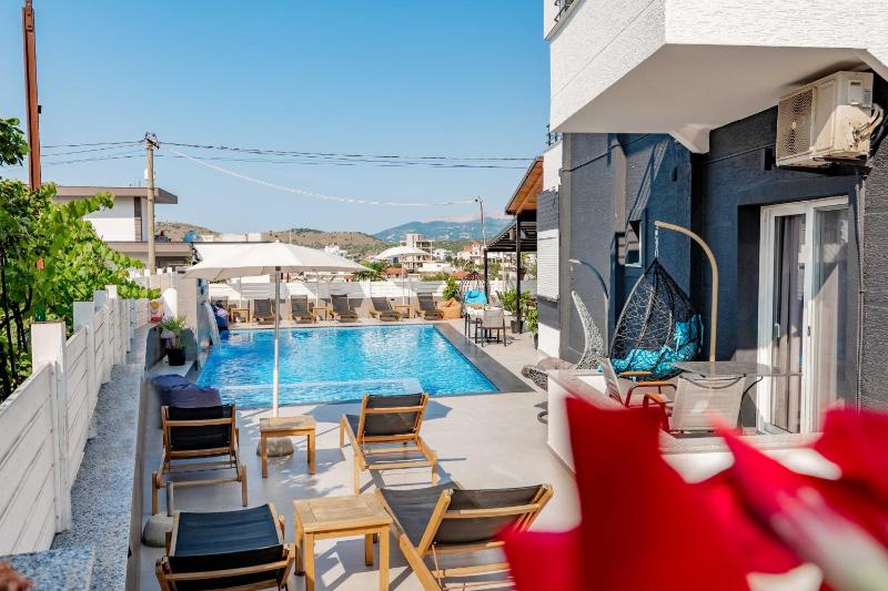 Sunshine Hotel - image 12