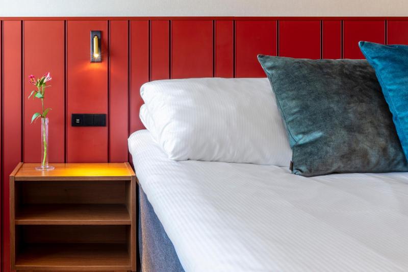 Superior Twin Room image 3