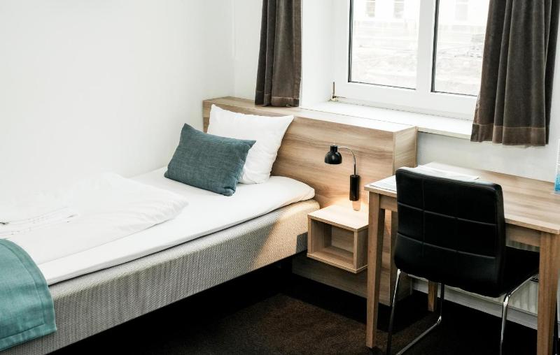 Standard Single Room image 4