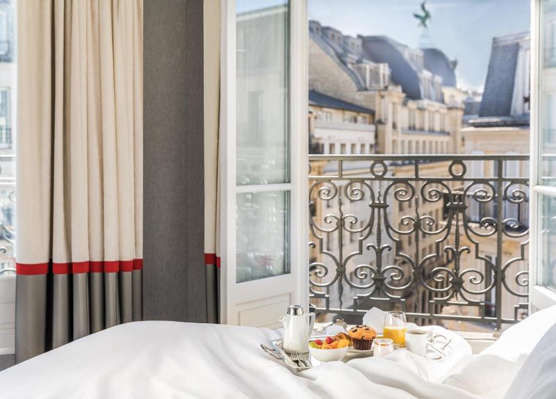 Executive Twin Room image 3