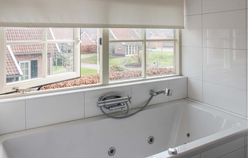Three-Bedroom Holiday Home  image 2