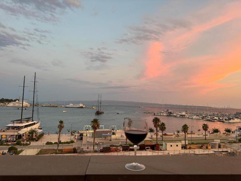 AMAZING VIEW NEAR THE CITY CENTER - image 15