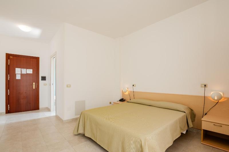 Double Room image 1