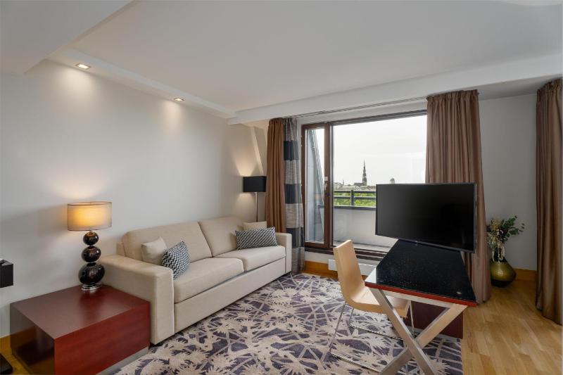 Junior Suite with Panoramic View image 3