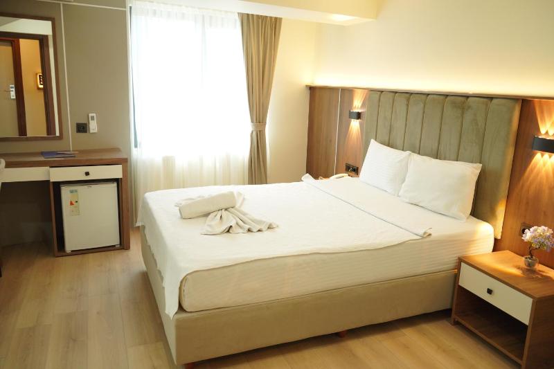 Double Room (1 Adult + 1 Child) image 1