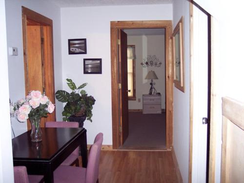 Two-Bedroom Suite - Unit 6 image 3