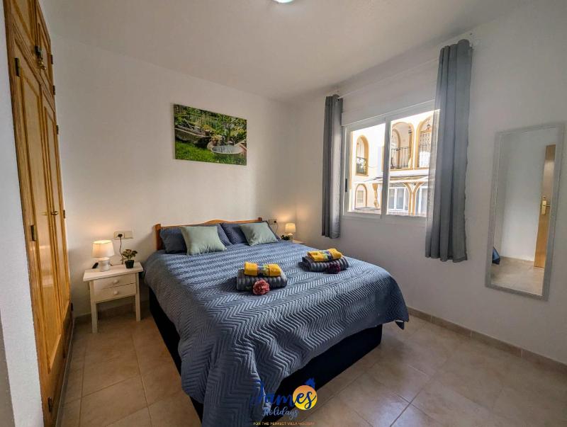 Cosy Two Bed Apartment in La Zenia LZ13 - image 7