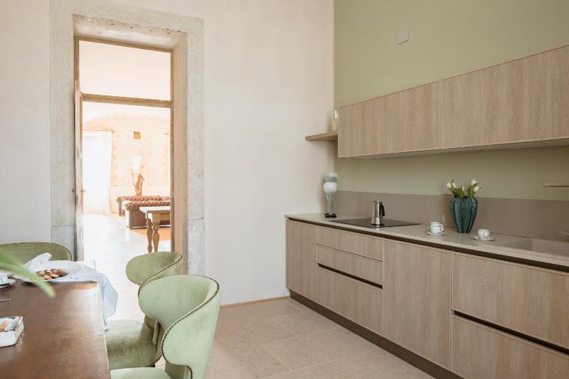 Pavillon Apartments - image 42