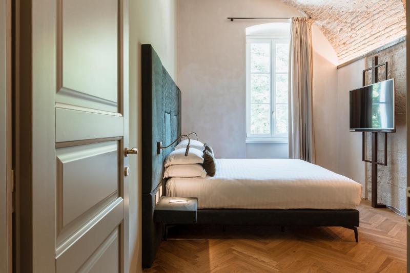Pavillon Apartments - image 41