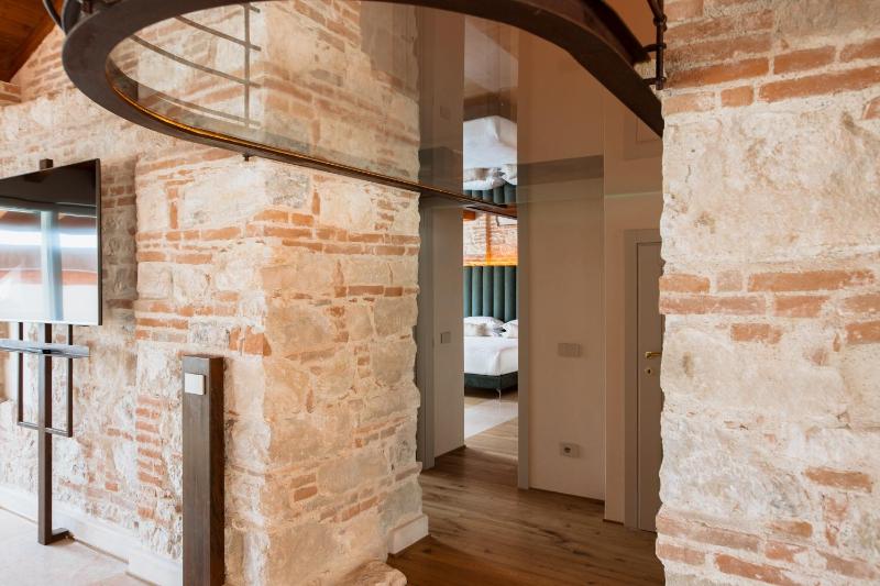 Pavillon Apartments - image 15