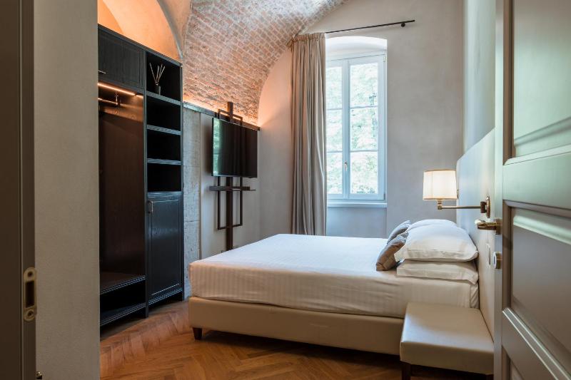 Pavillon Apartments - image 39