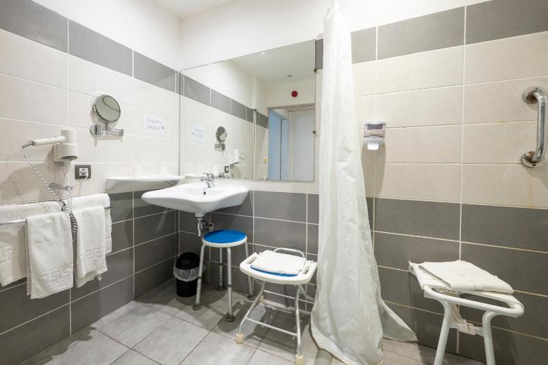 Double Room - Disability Access image 1