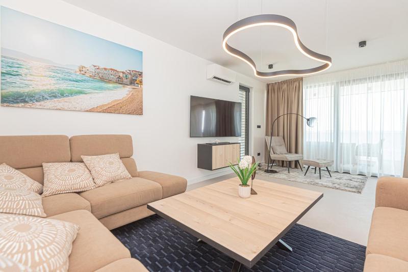 Seafront Villa Serena with pool and seaview - image 9