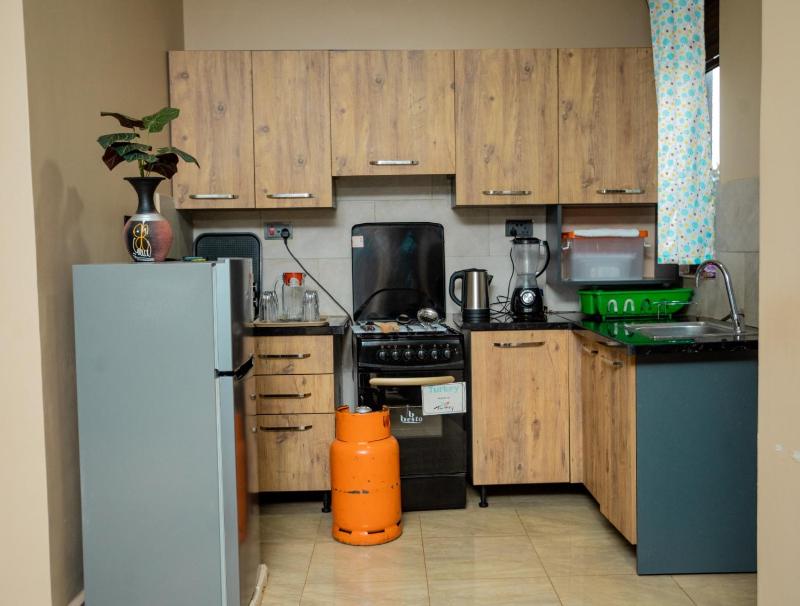 Edrin Apartments - image 1