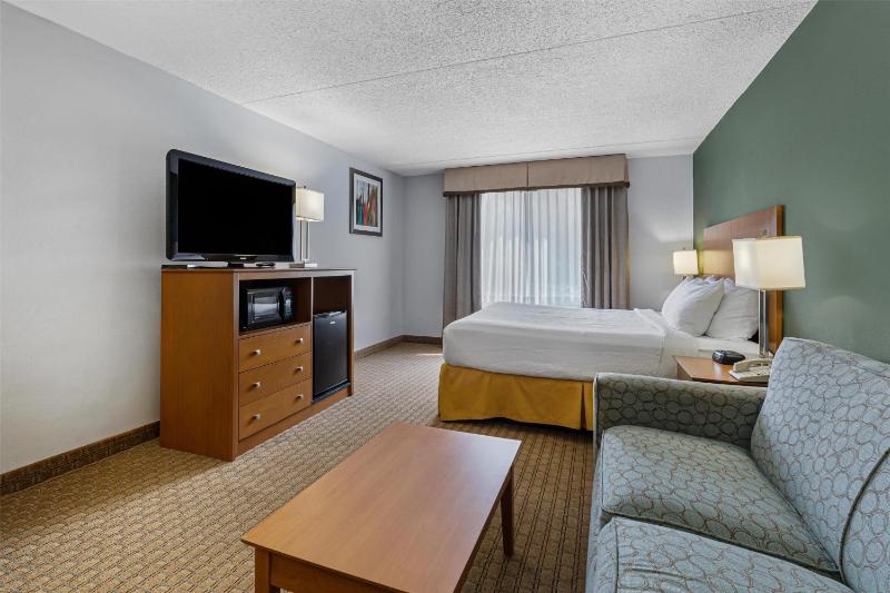 King Room with Sofabed - Non Smoking image 3