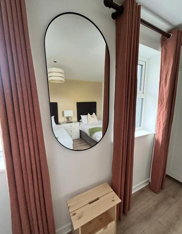 Standard Twin Room image 4