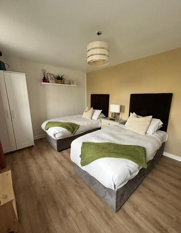 Standard Twin Room image 1