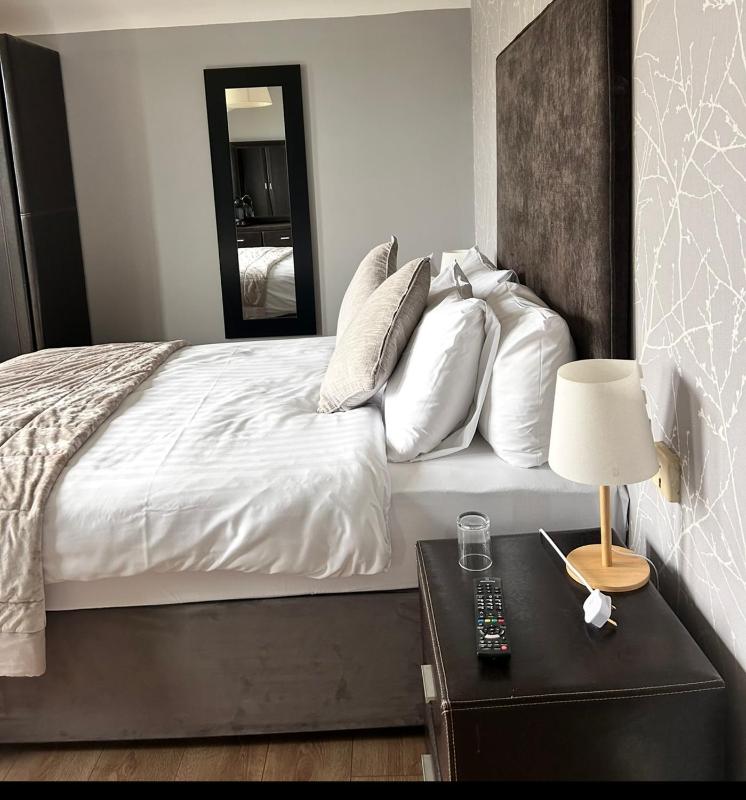 Double Room image 3