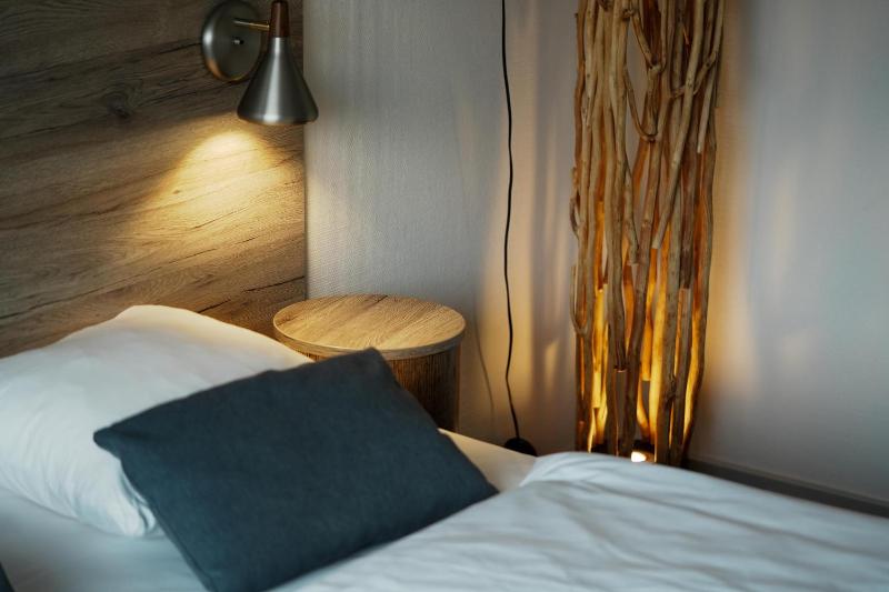 Standard Double Room image 3