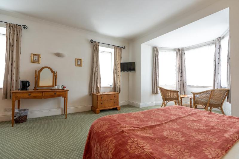 Small Family Room image 4