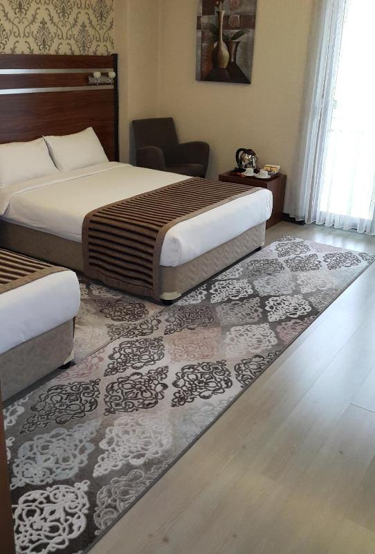 Standard Family Room image 1