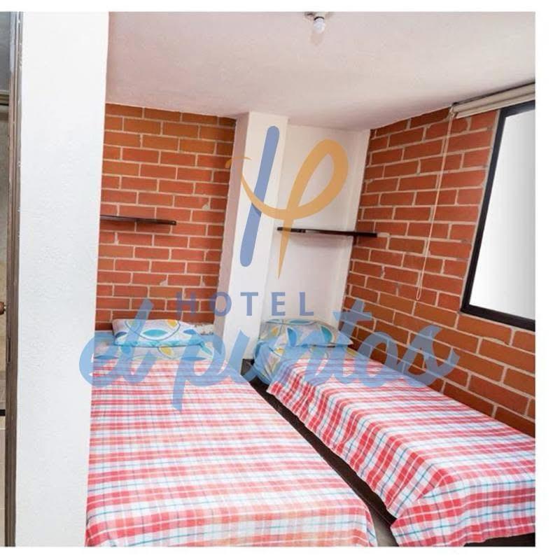 Twin Room with Private Bathroom image 1