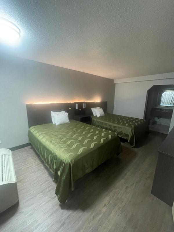 Two-Bedroom Double Suite image 2