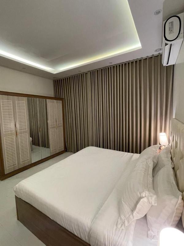 Spacious apartment with elegant design smart entrance and soundproof - image 4