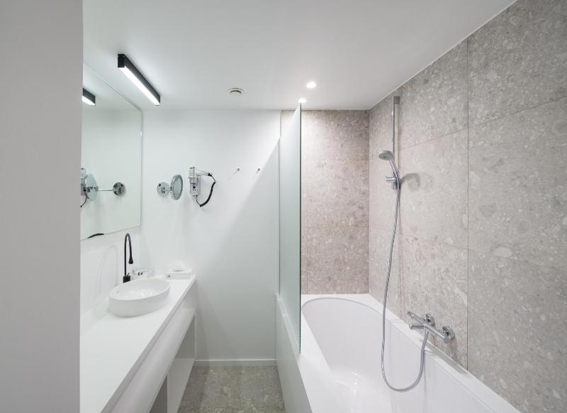 Superior Double or Twin Room image 3