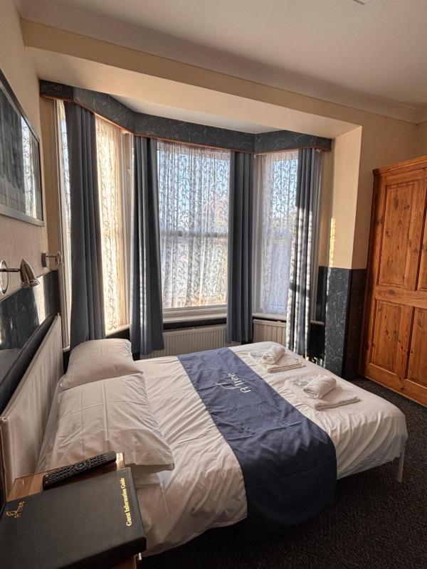 Argyle Lodge Self Catering Guest House - image 49